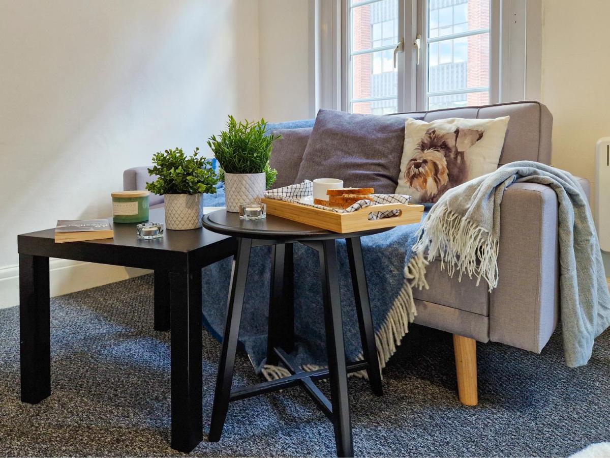 Spacious Room With Sofa London Exterior foto